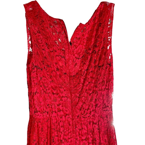 DOLCE & GABBANA RICH RED LACE MIDI FIT & FLAIR DRESS AND FULL SLIP LINER IN SILK - Picture 14 of 16